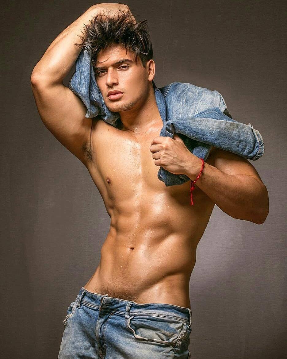 Gabriel riccieri model naked