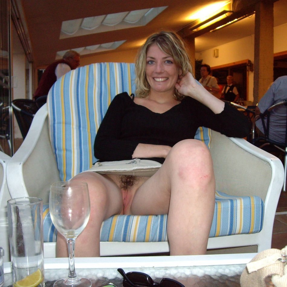 Girls spread their legs without panties