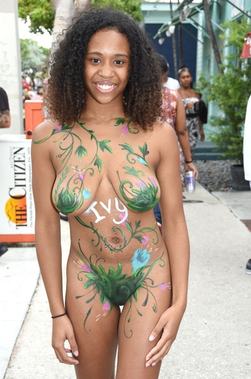 Porn actress with a tattoo on the back