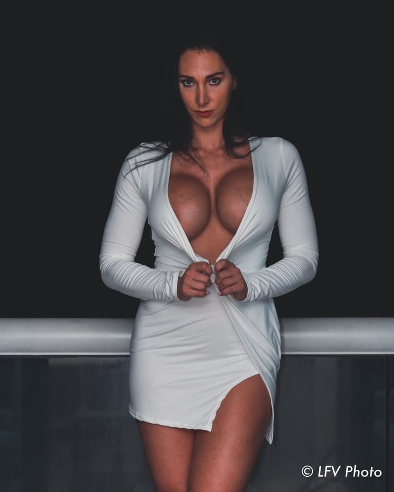 Alessia Fit Model drain