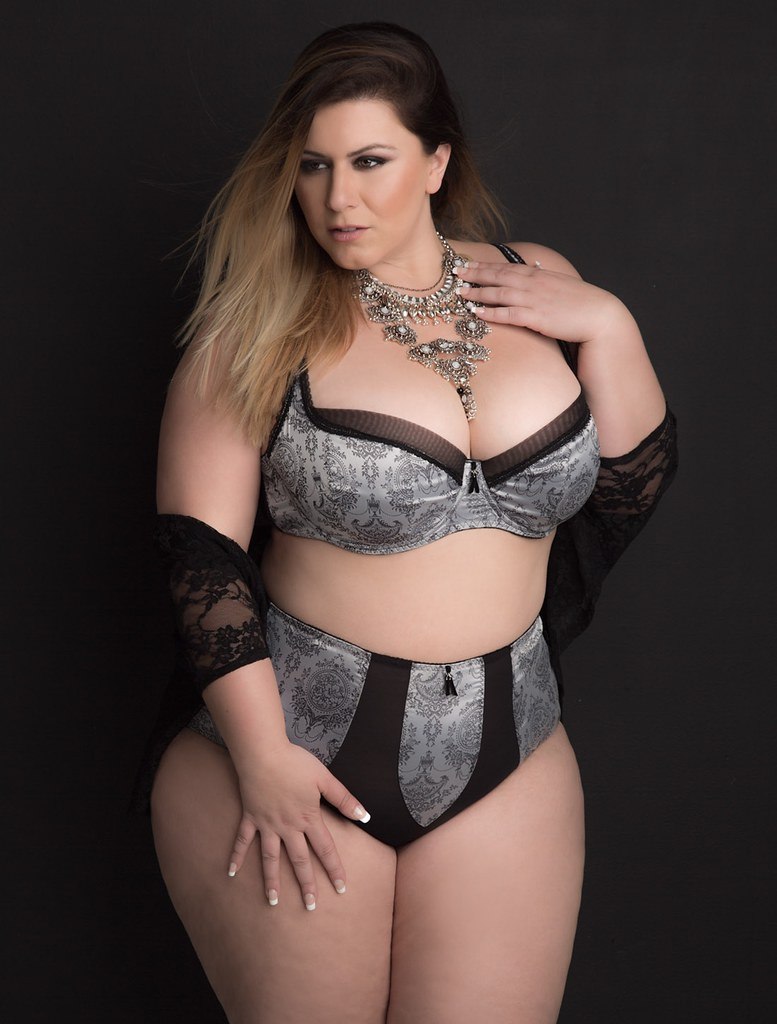 Jovita Zinkevich model saz plus