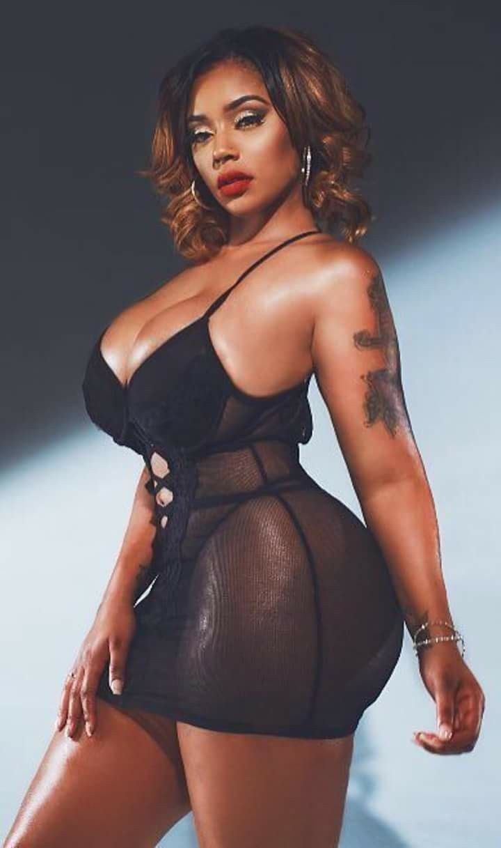 Lush beauty Curvy Neybron James