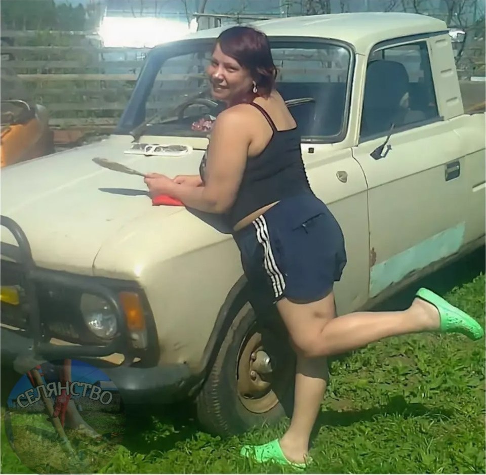 Kate Bekinsale in stockings