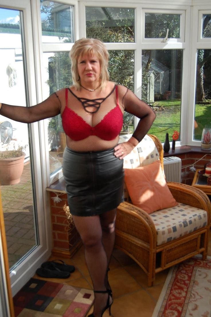 Naked aunts of mature age