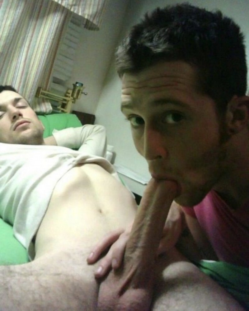 The guy sucked a sleeping guy (47 photos)