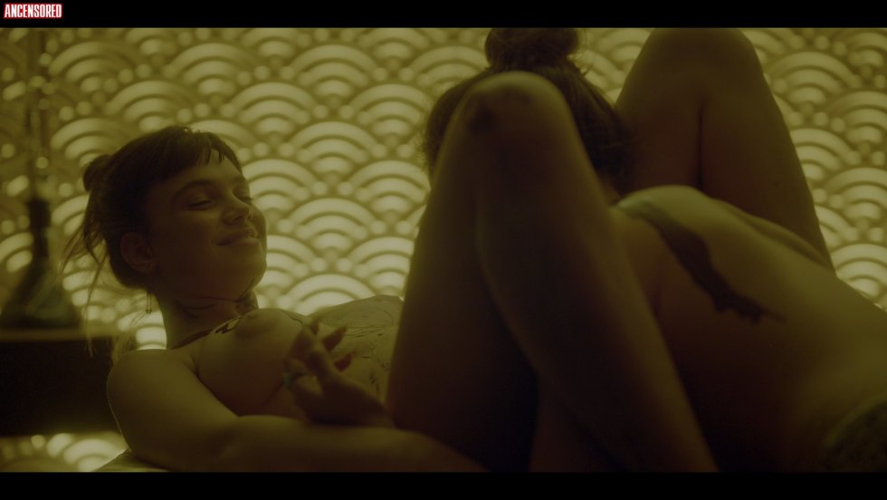 Pornstar Georgina Davis naked