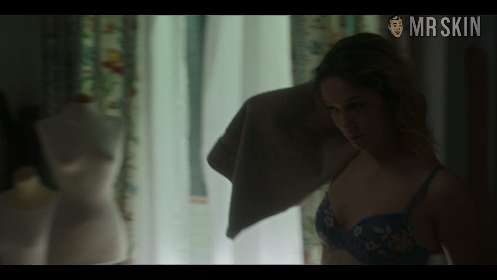 GEORGINA Gee is puffy naked