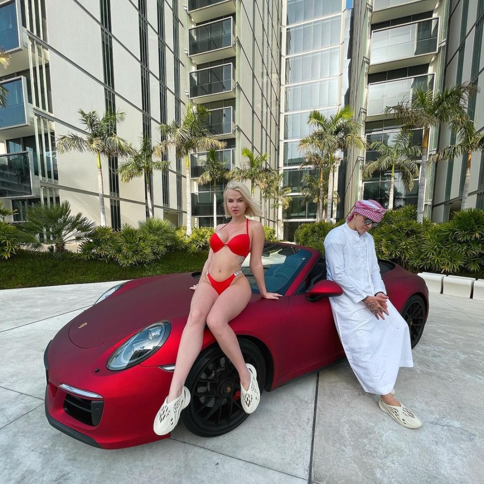 Dasha March / Dasha Mart