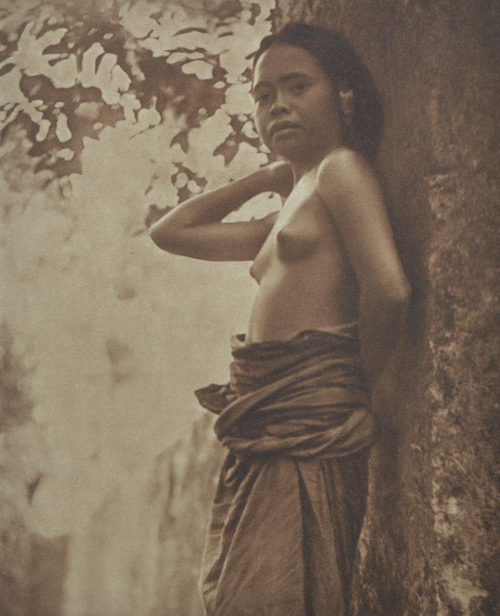 Naked women of the islands of Bali