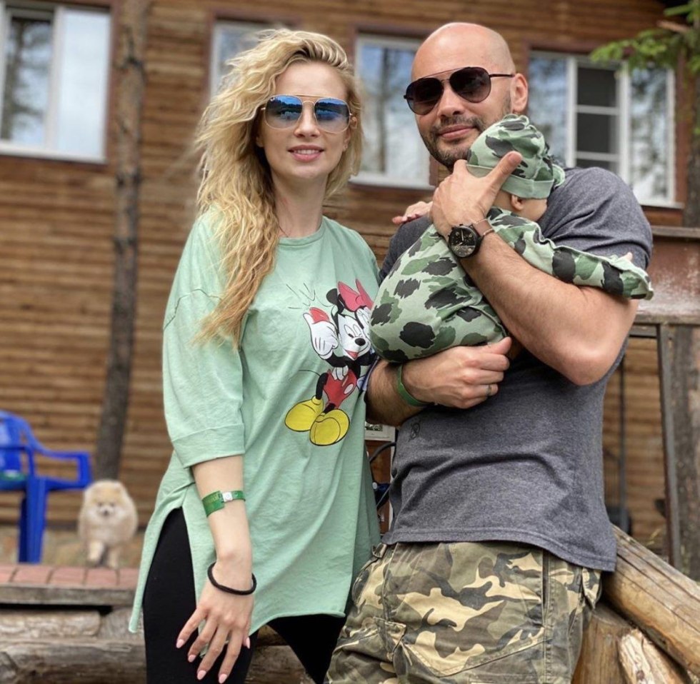 Victoria Romanets House 2 on the island with Cherkasov