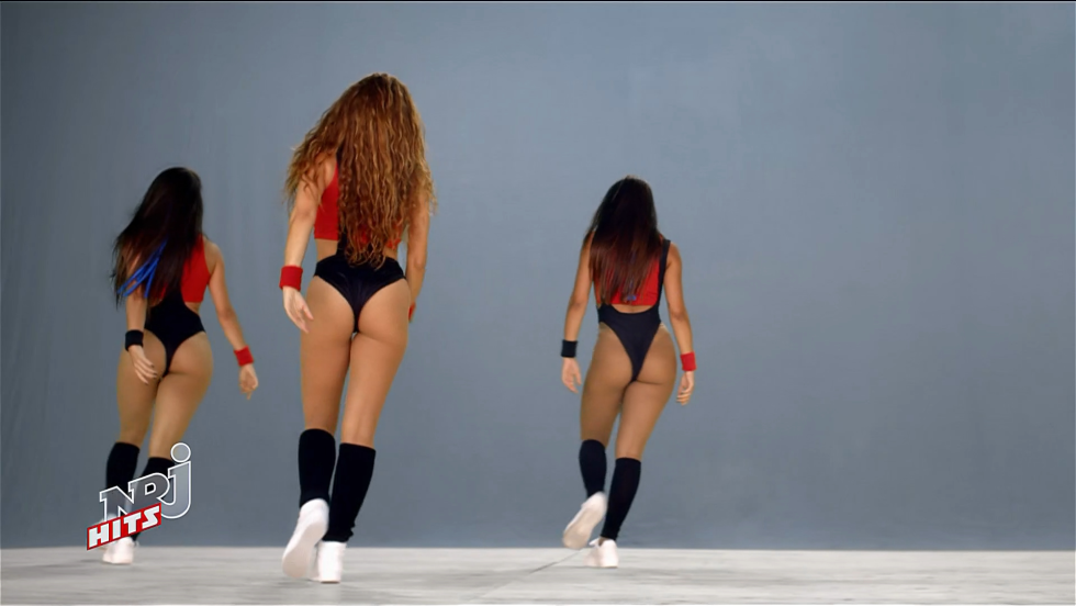 Super volume of hair from roots