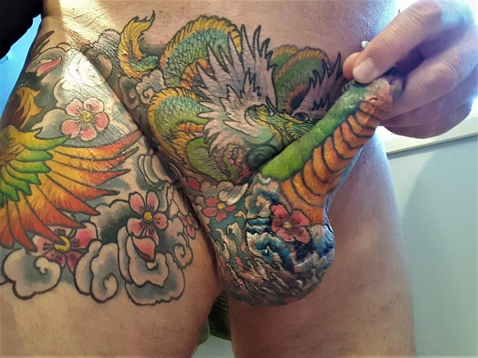 Tattoo on the penis of the Dragon