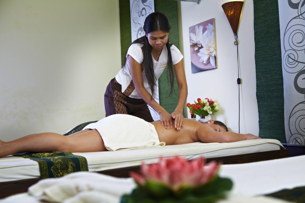 Thai massage without clothes