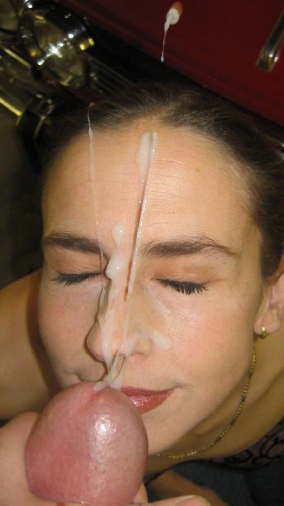 Amateur cumshot with a smile