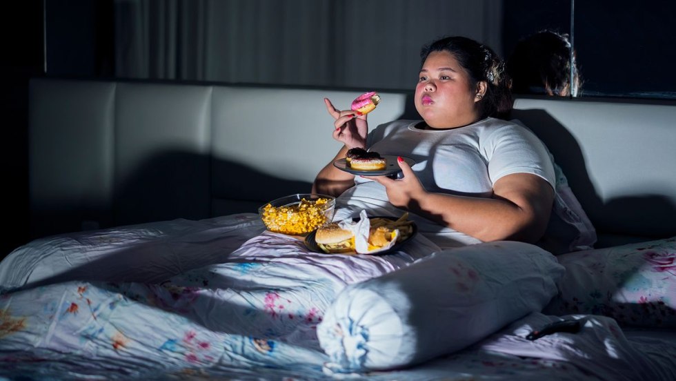 The girl chooses glasses