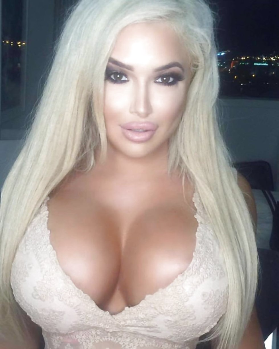 Nikki Benz Busty blonde