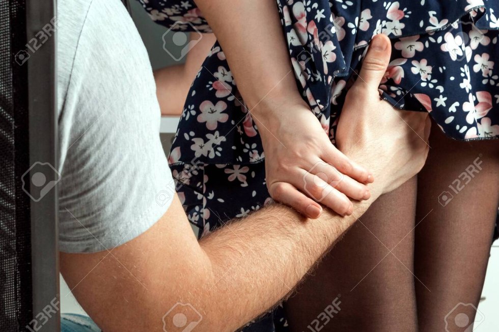 I launched a hand under the dress of a girl