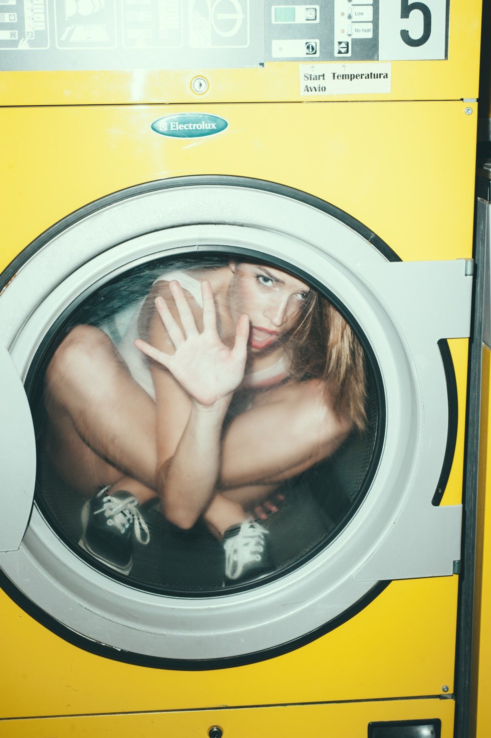 Valentina Ricci in laundry