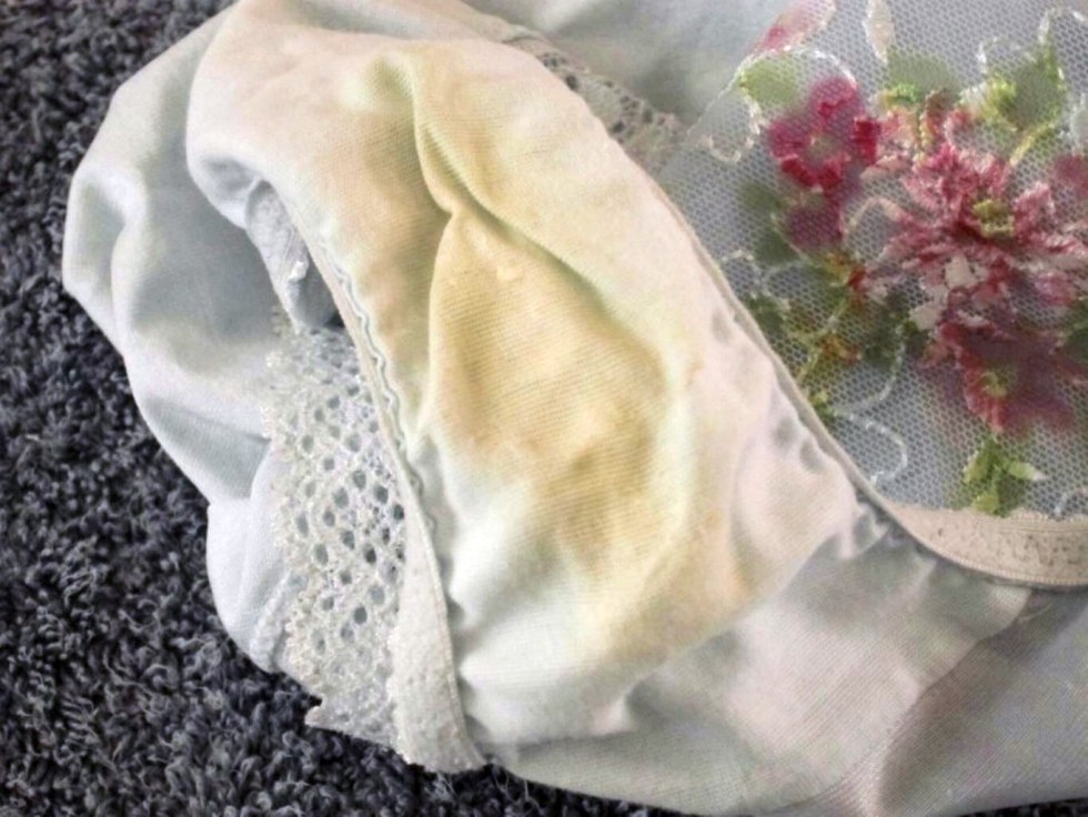 Picture disgust and show the panties