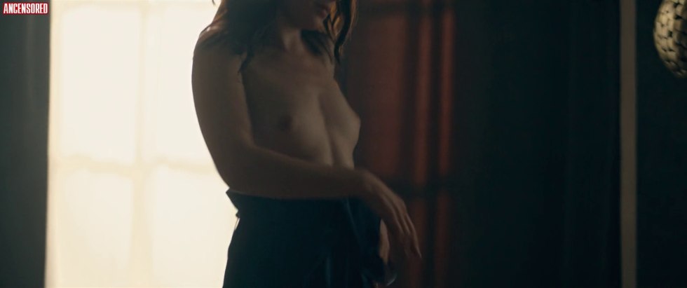 Anna Maria Mue Erotic scenes