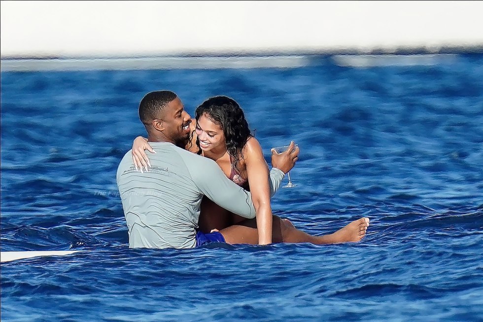 Photos of naked blondes anus playboy 00 00