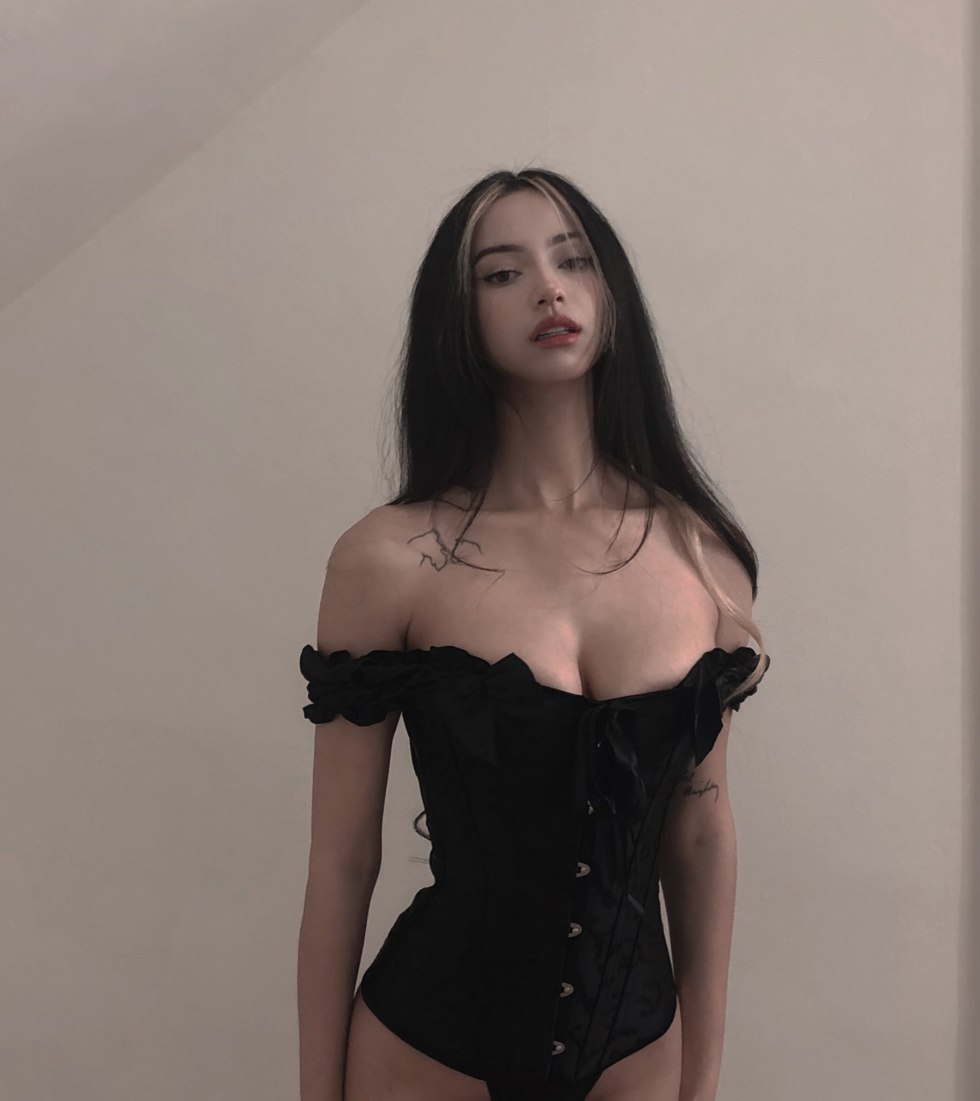 Heidi Romanova (Heydi Romanova) -Met