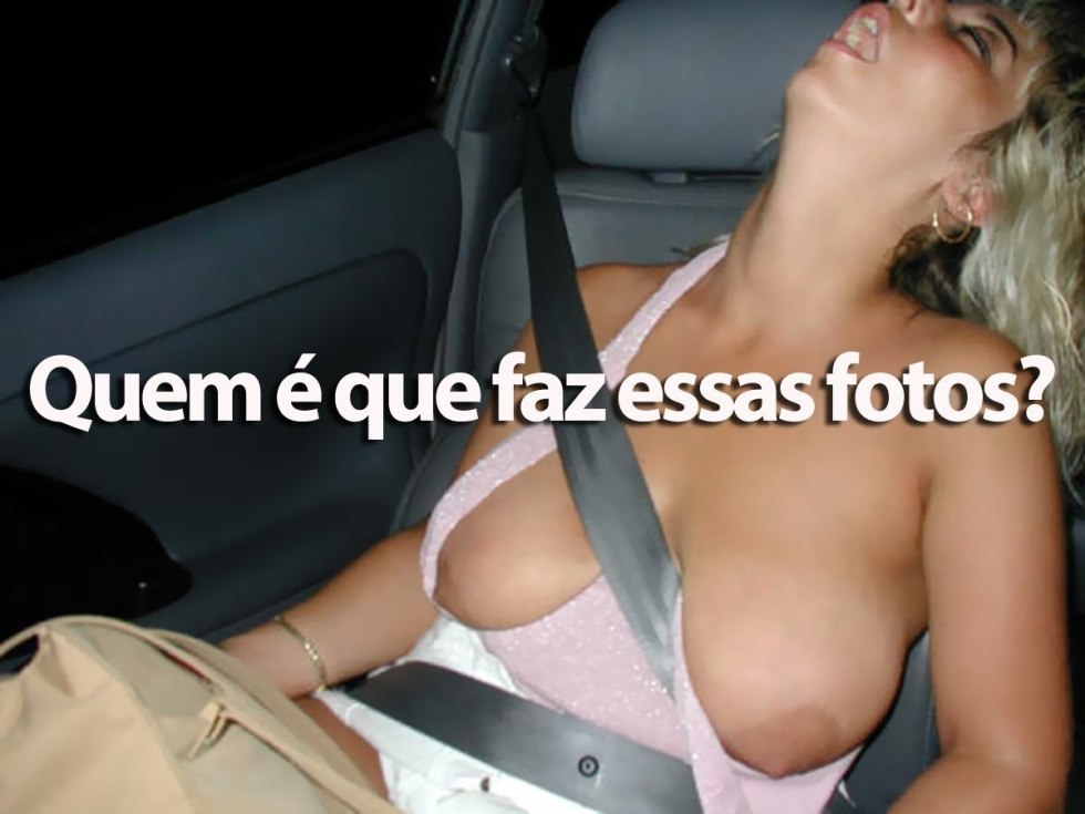 Mature masturbated in the car