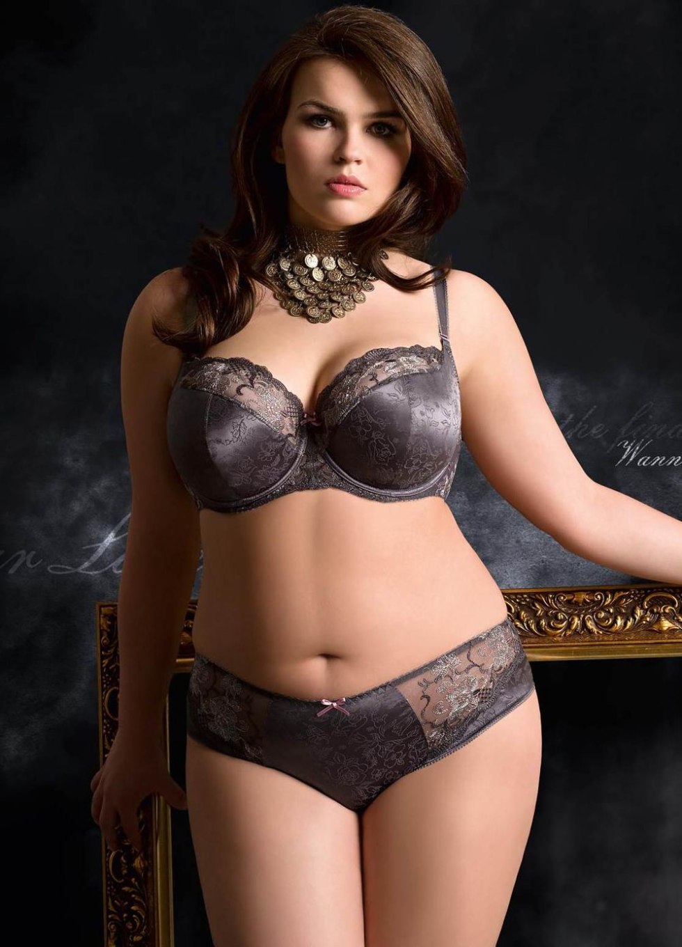 Bbw in stockings show pussies