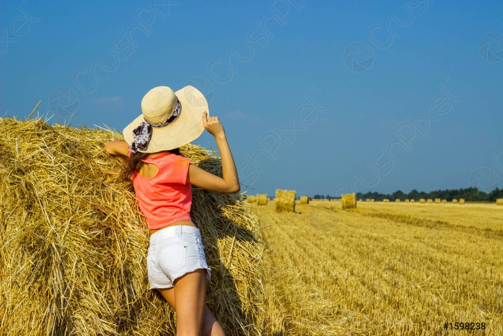 Zlata Ognevich on the hay
