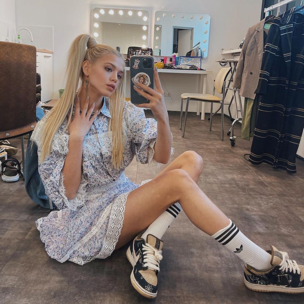 Julia Gavrilina photo shoot angel