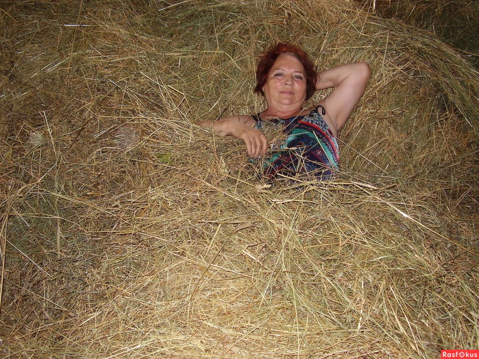 Drunk village in social networks