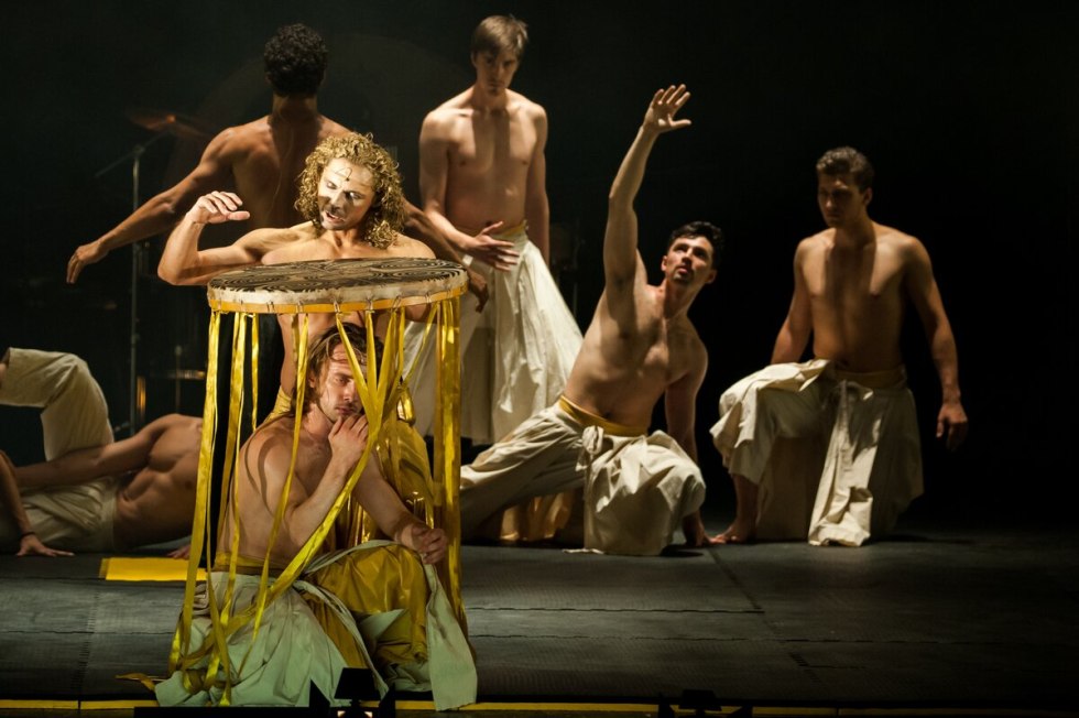 Actors in the theater Viktyuk Fedra