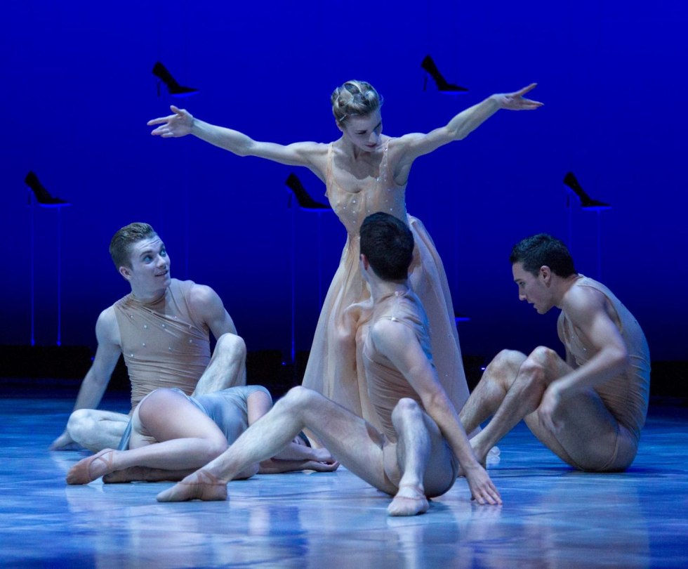 Modern naked theater