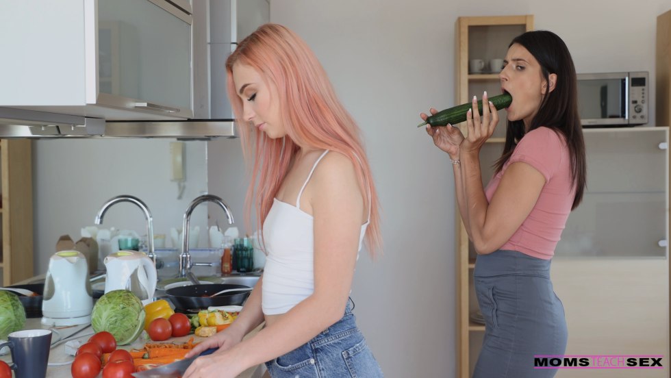 Stepmom in the kitchen