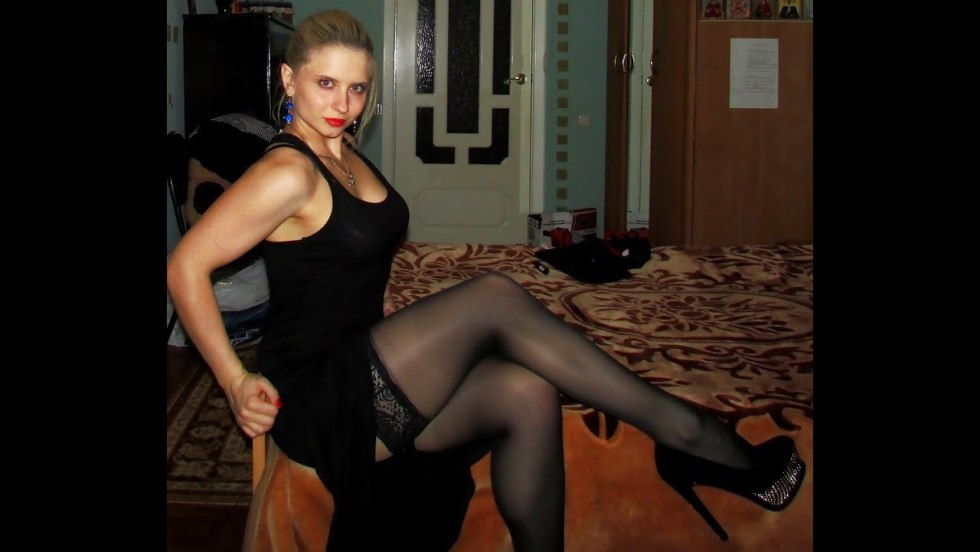Amateur in pantyhose