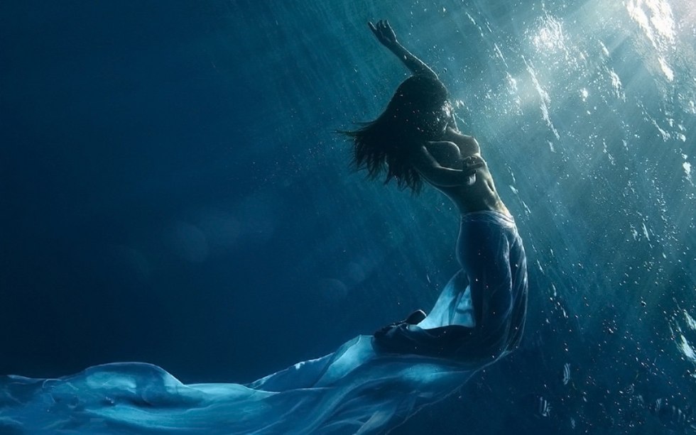 Girl under water art