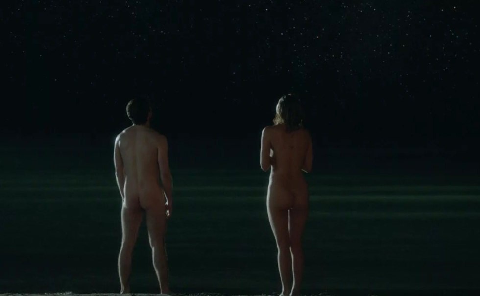 Mackenzie Davis hot nude
