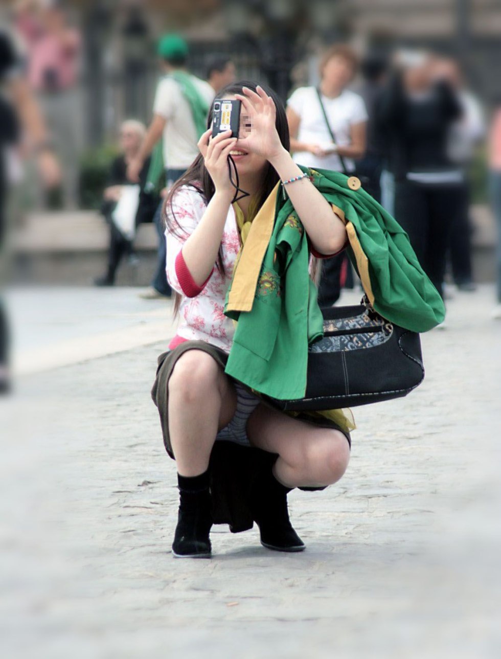 Under the skirt of women on the street