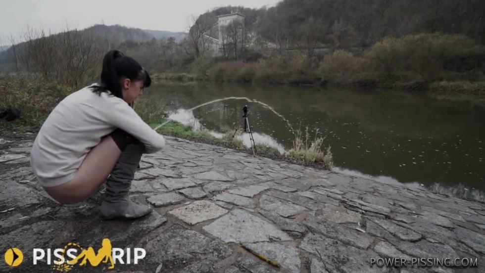 Women's pissing on the street