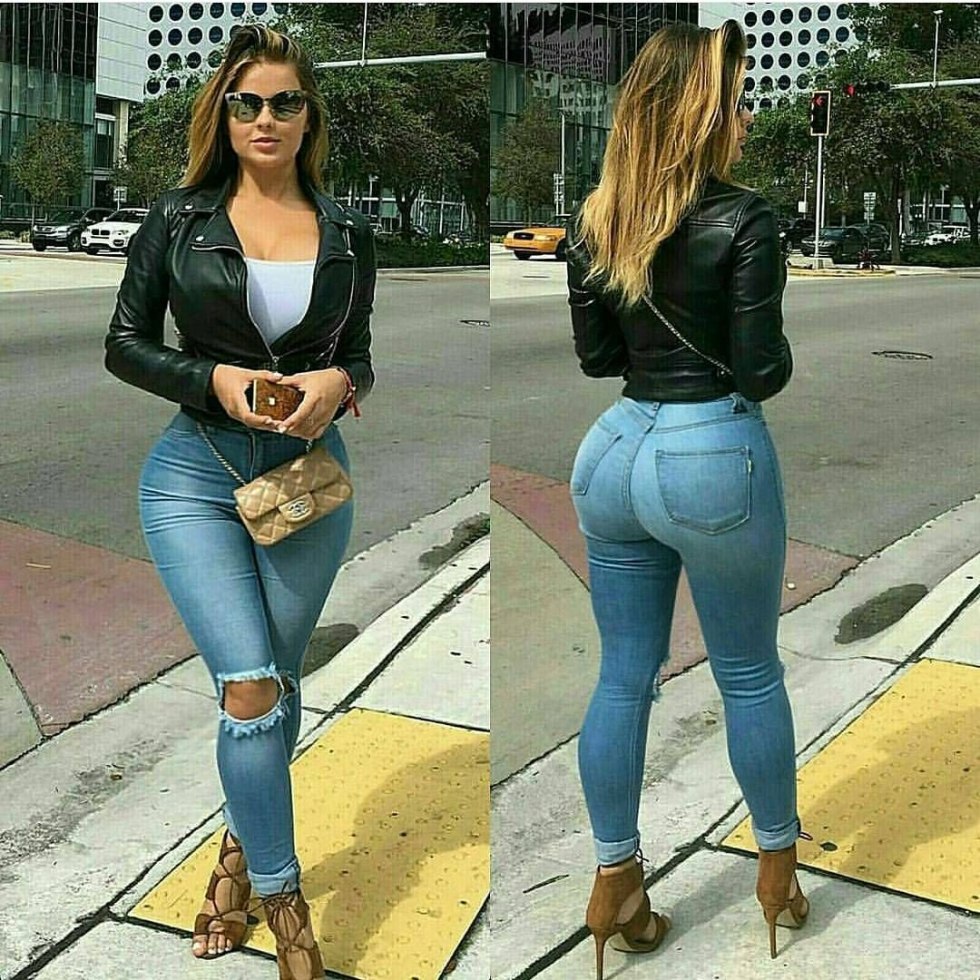 Beautiful lesbians in short shorts