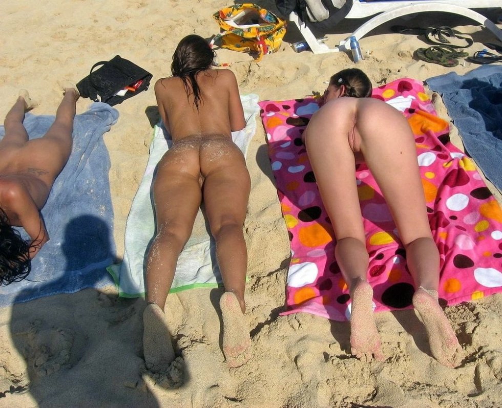 Beach Zhar Naked women UPS
