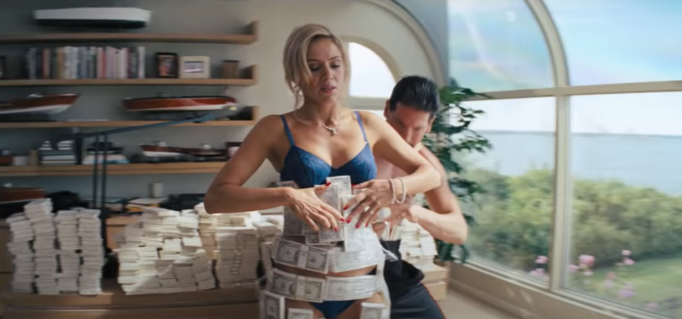 Lavell Crawford on money