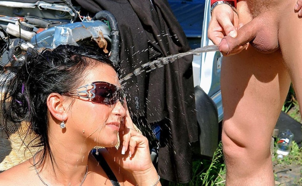 The girl wrote on the beach
