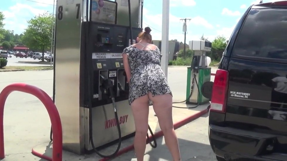 Latinka undressed at the gas station