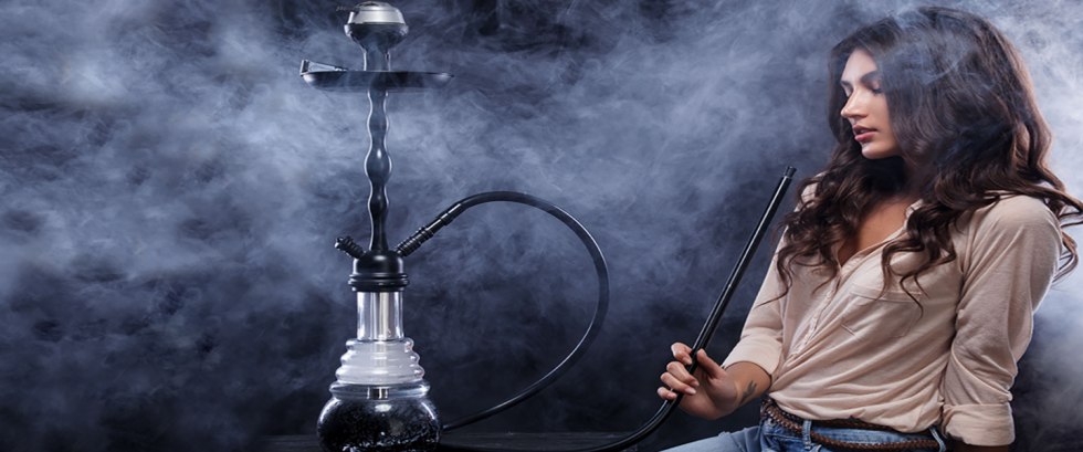 Celebrities smoke hookah