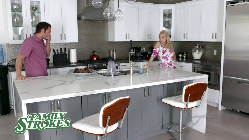 Familey strings Kenzi