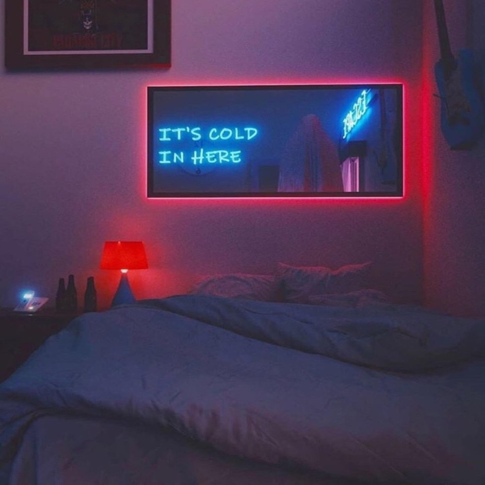 Vhs aesthetics bathroom