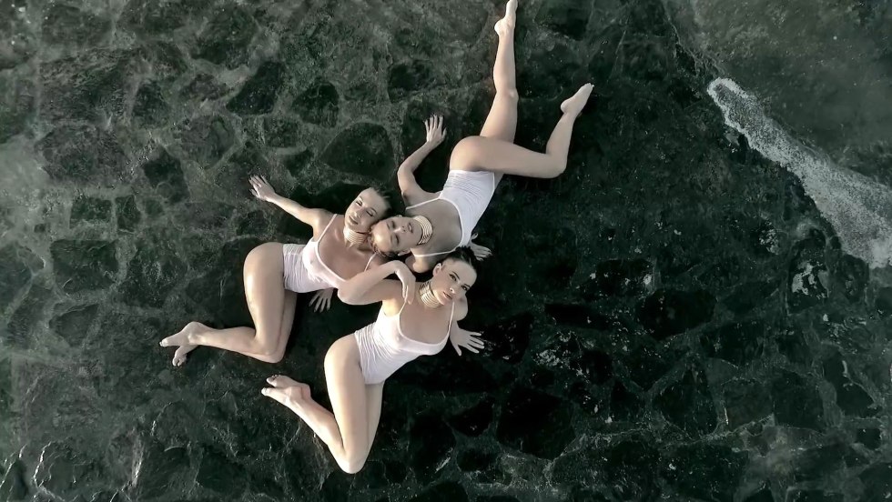 Gemini girls in swimsuits