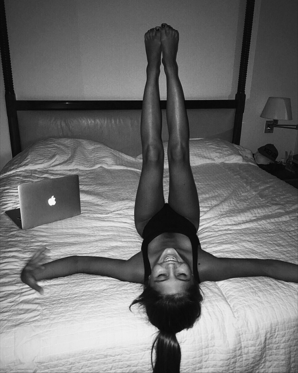 Outline of the figure of a naked woman