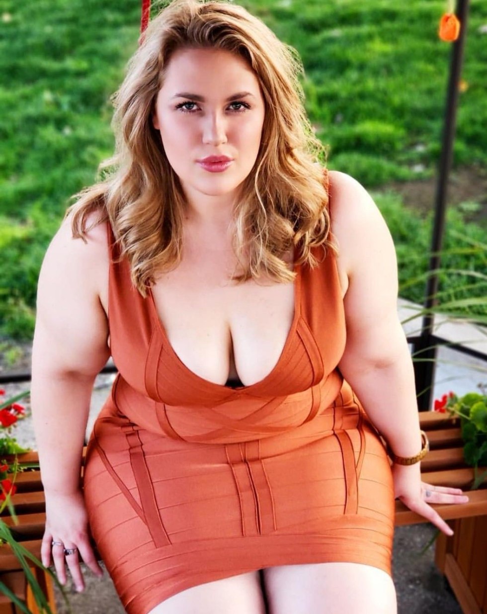 Natalia Lozano Plus-Size model